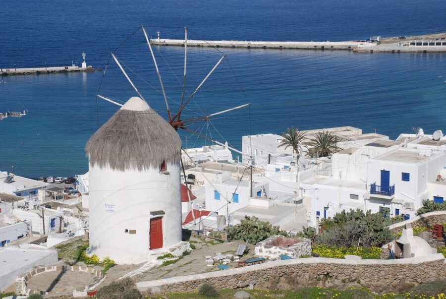 Mykonos: Half-Day City Walking Tour and Island Bus Tour - Finding your way through Mykonos Town