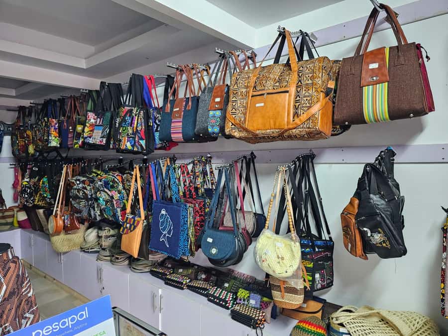 Nairobi: Hop on Hop off and Maasai market Collections Visit - Remembering the 1998 bombing