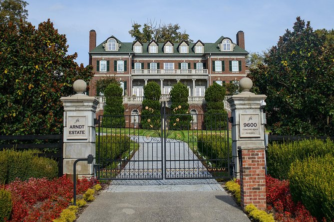 Nashville "Homes Of The Stars" Narrated Bus Tour with 30+ Celebrity Homes - Comfort, timing, and weather