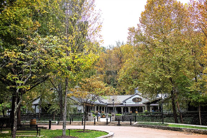 Nashville to Jack Daniel's Distillery Bus Tour + Whiskey Tastings - Choosing between the 9 a.m. and noon departures