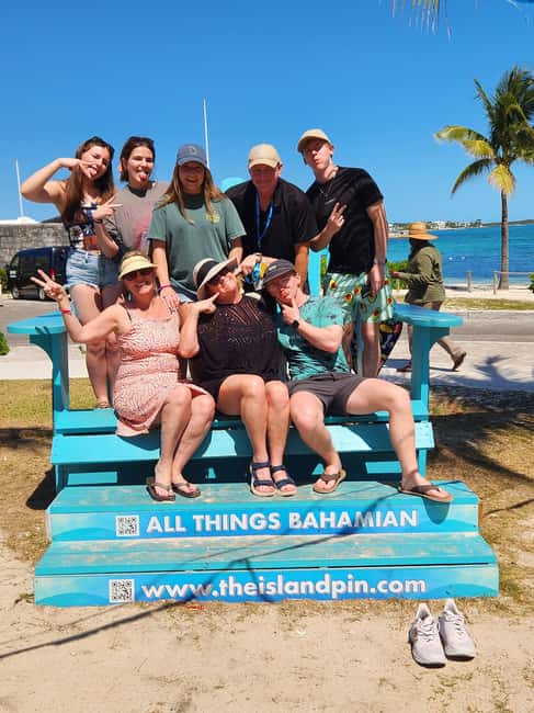Nassau: Electric Bus Tour with Food & Drink Samples - Queen’s Staircase and the short photo stop