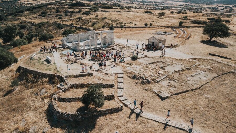 Naxos: Highlights Bus Tour with Free Time for Lunch and Swim - Why this bus tour works for seeing inland Naxos