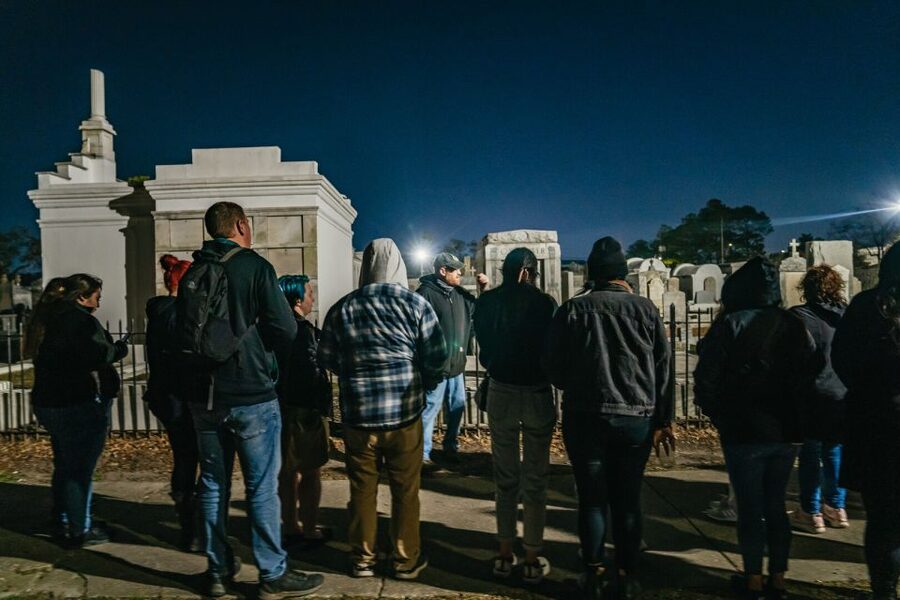 New Orleans: Cemetery Bus Tour At Dark with Exclusive Access - Morning Call Coffee Stand and the useful 15-minute break