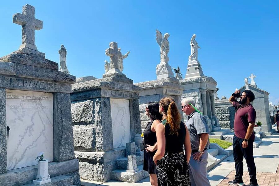 New Orleans: City and Cemetery Bus Tour Garden District Walk - Key points to know before booking