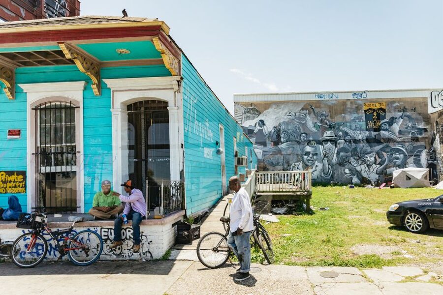 New Orleans: Sightseeing Bus Tour - The Garden District and Magazine Street