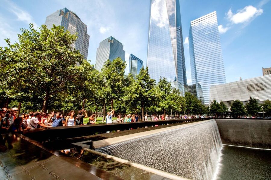 New York City: Bus Tour from Manhattan - Fifth Avenue, Rockefeller Center, and the Empire State Building