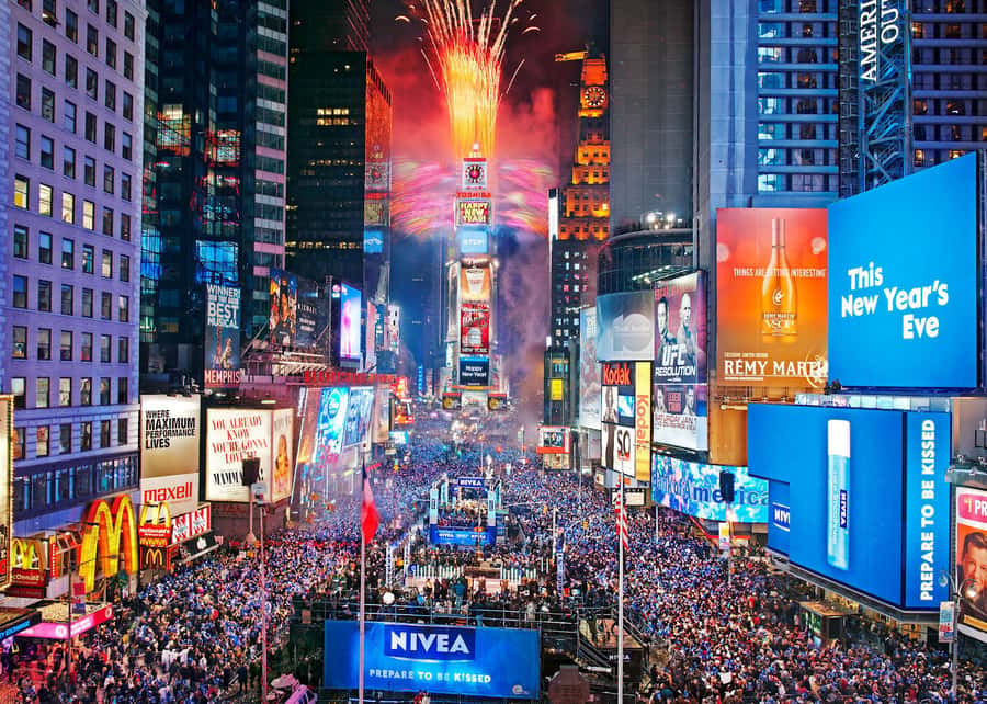 New York City: Guided Private Glass-Top Bus Tour at Night - Key points to know before booking
