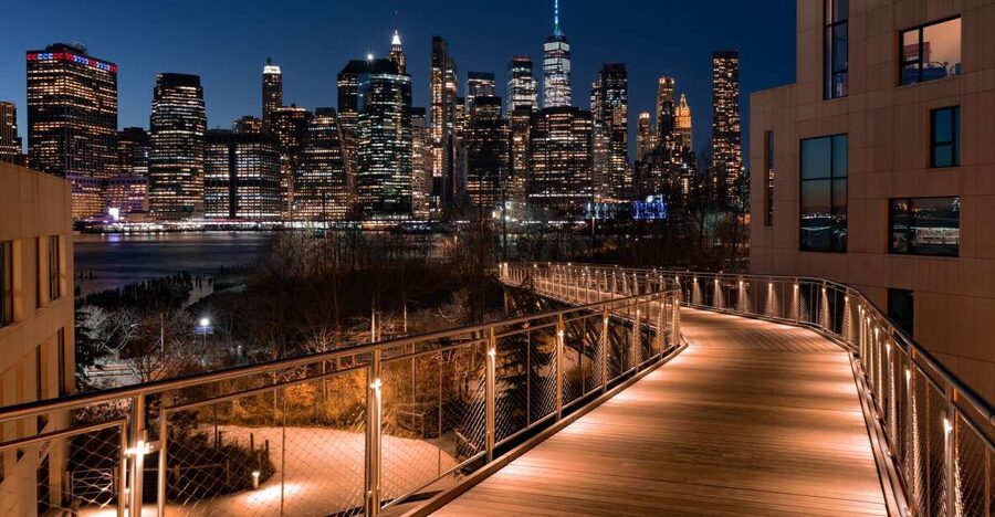 New York City: Night Skyline Bus Tour with Pizza Slice - Why this night tour works