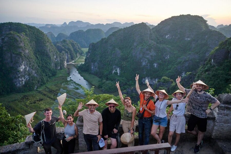 Ninh Binh 1 Day,HoaLu-Tam Coc-Mua Cave,Buffet Lunch,Limo Bus - Why this Ninh Binh day trip works