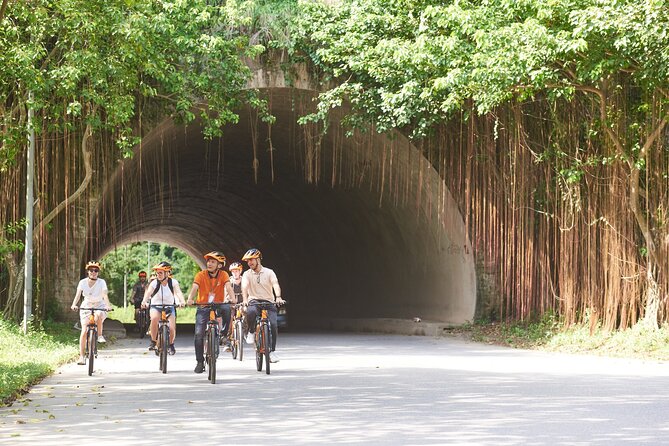 Ninh Binh Day Trip: Bai Dinh-Trang An-Mua Cave, Buffet, Boat, Bus - Mua Cave and the 500-step climb