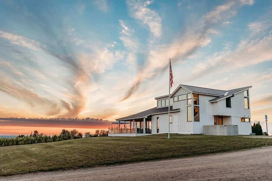 NON-BUS MOVIE STARS Leelanau Peninsula Sunset Wine Tour - Why the SUV matters on a wine afternoon