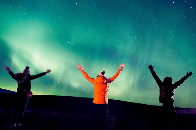 Northern Lights Bus Tour from Reykjavik with Hot Chocolate - Chasing the forecast instead of following a fixed route