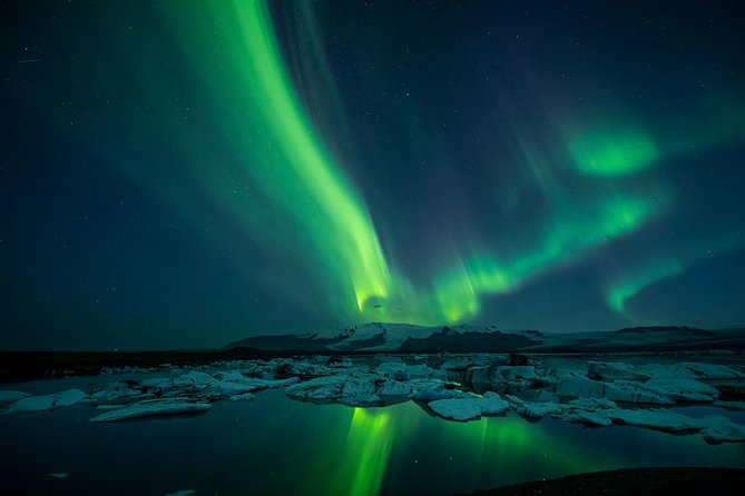 Northern Lights Guided Bus Tour from Reykjavik - Group size and the feel of the outing