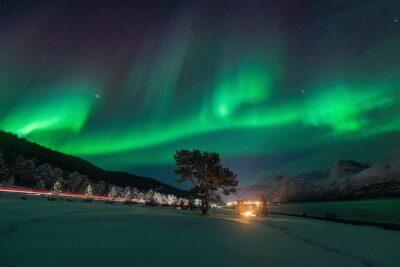 Northern Lights Minibus Chase from Tromsø with Chasing Lights