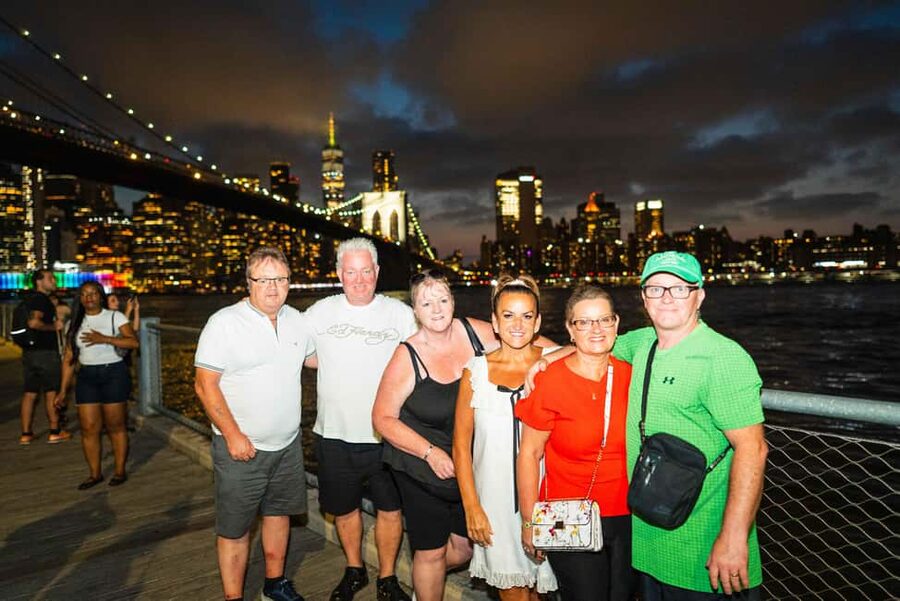 NYC at Night: 3-Hour Luxury Bus Tour of Top Highlights - Why a night bus tour works well in New York