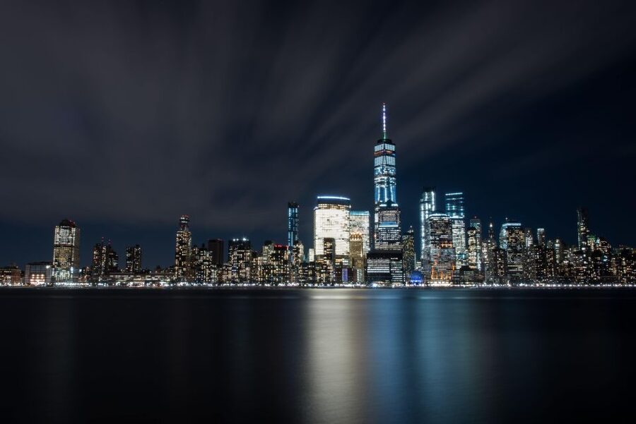 NYC: City Skyline Sightseeing MiniBus Tour at Night - Why New Jersey gives you the classic New York view