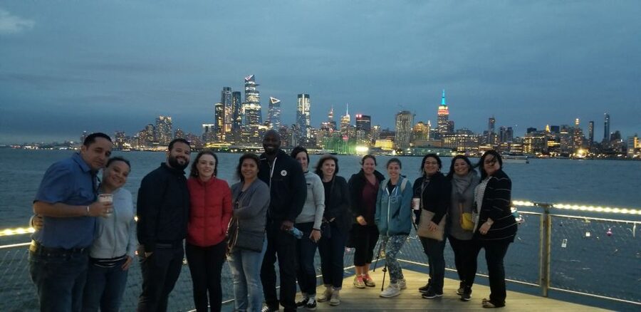 NYC: City Skyline Sightseeing MiniBus Tour at Night - What the minibus format is really like