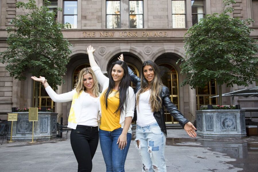 NYC: Gossip Girl Sites Bus Tour - Starting at the Palace Hotel
