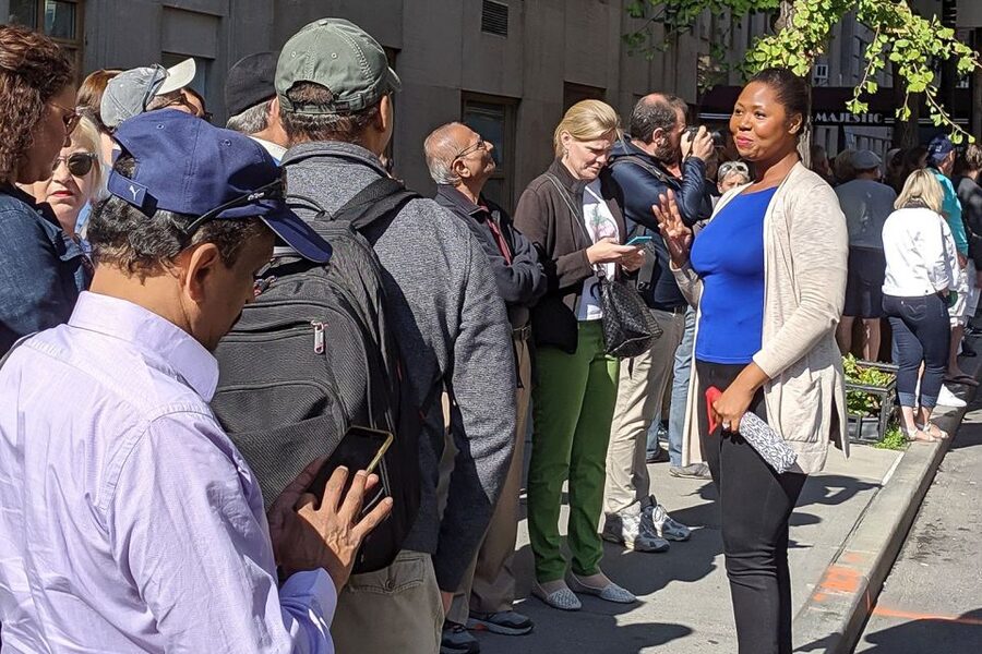 NYC: Guided Bus and Walking Tour with Staten Island Ferry - A six-hour introduction to New York