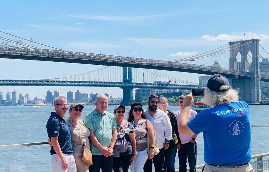 NYC: Half-Day Luxury Bus Tour of Top Highlights - A quick way to get your Manhattan bearings
