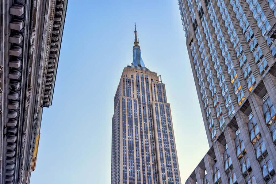 NYC: Half-Day Luxury Bus Tour of Top Highlights - Lower Manhattan, the Charging Bull, and the 9/11 Memorial