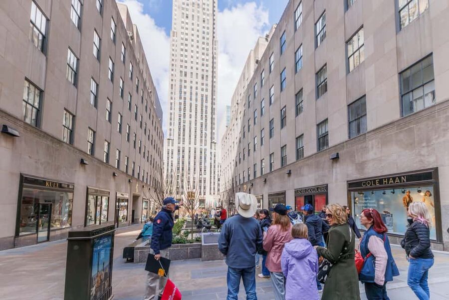 NYC: Half-Day Luxury Bus Tour with Empire State Access - From the Flatiron Building to Washington Square Arch