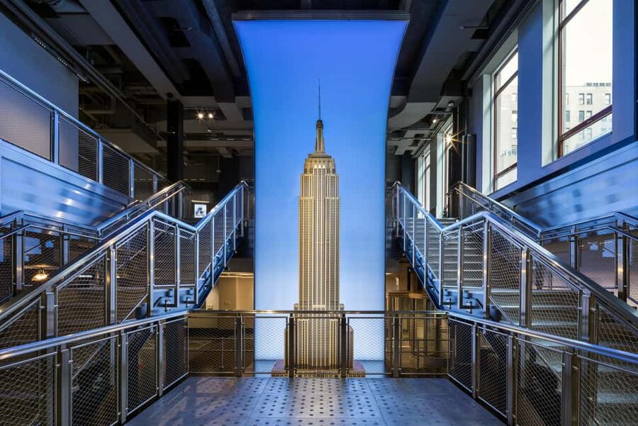 NYC: Half-Day Luxury Bus Tour with Empire State Access - Pier 17 and the Brooklyn Bridge view