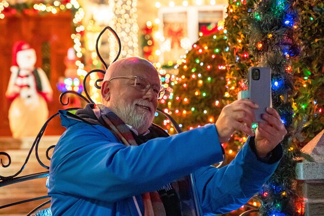 NYC: Holiday Lights and Dyker Heights Luxury Bus Tour - Booking, Cancellation, and Language Details