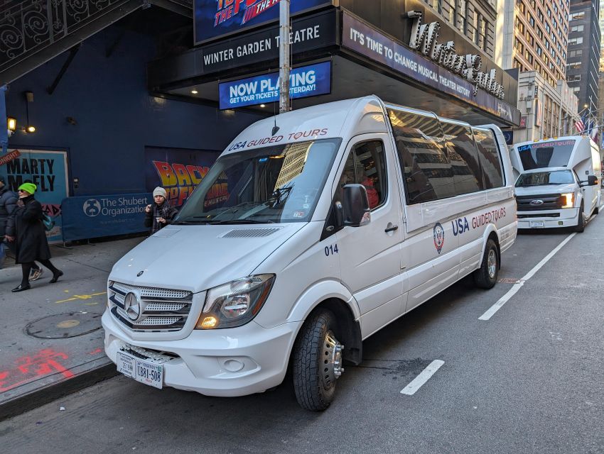 NYC: Holiday Lights Guided Bus Tour - Grand Central Terminal and Midtown landmarks