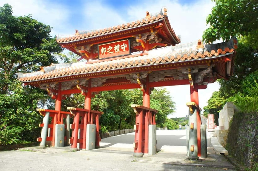 Okinawa: Double-Decker Open Top Bus Tour for Shuri Castle - Key points at a glance