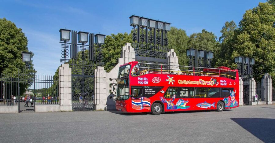 Oslo: Best of Oslo Walking Tour and Hop-on Hop-off Bus Tour - Starting at the University Aula