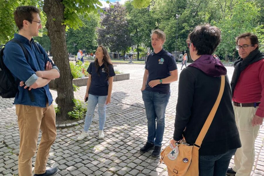 Oslo: Best of Oslo Walking Tour and Hop-on Hop-off Bus Tour - Karl Johan Street and the Tiger City story