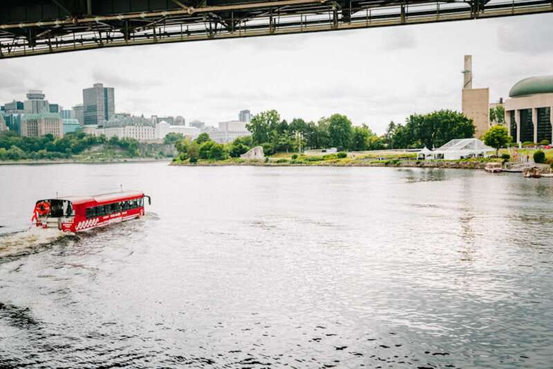 Ottawa: Bilingual Guided City Tour by Amphibious Bus - Forty minutes of Ottawa sights by road