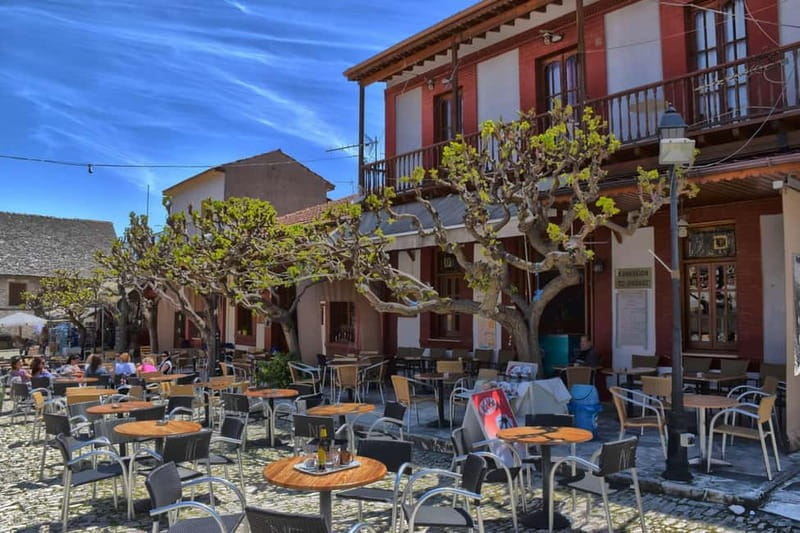 PAPHOS: Troodos Mountains "Monasteries & Villages" by coach - Comfort, clothing, and guide communication