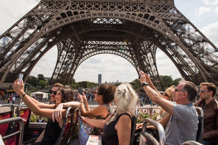 Paris: Big Bus Hop-on Hop-off Tour & Panoramic Night Tour - Montmartre and the evening lights
