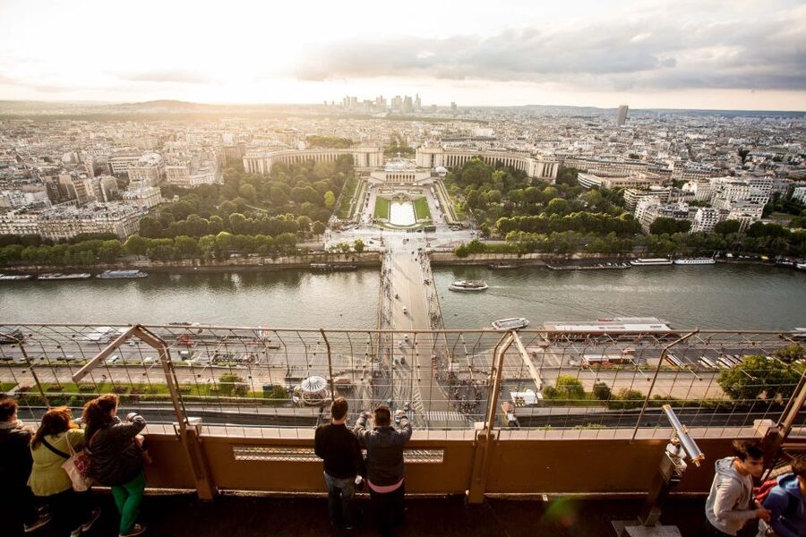 Paris: City Tour by Bus with Eiffel Tower & Optional Summit - Should you book this Paris night tour?