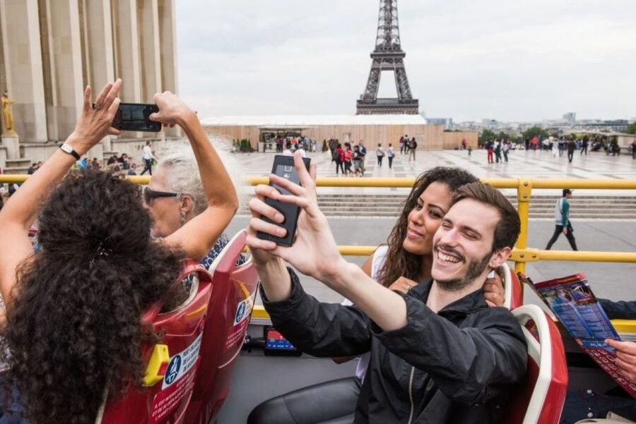 Paris: Eiffel Tower, Hop-On Hop-Off Bus, Seine River Cruise - Meeting your host near the Eiffel Tower