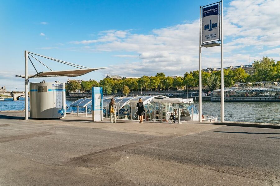 Paris: Hop-On Hop-Off Seine Cruise Pass with 9 Stops - Louvre, Place de la Concorde, and the central loop