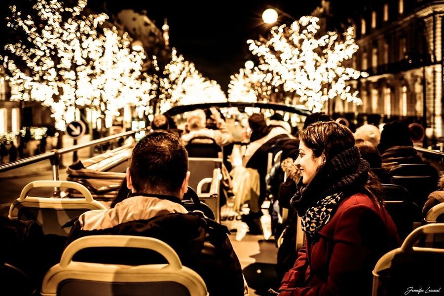 Paris: Tootbus Open-Top Christmas Bus Tour - Opera, department stores, and the first Christmas views