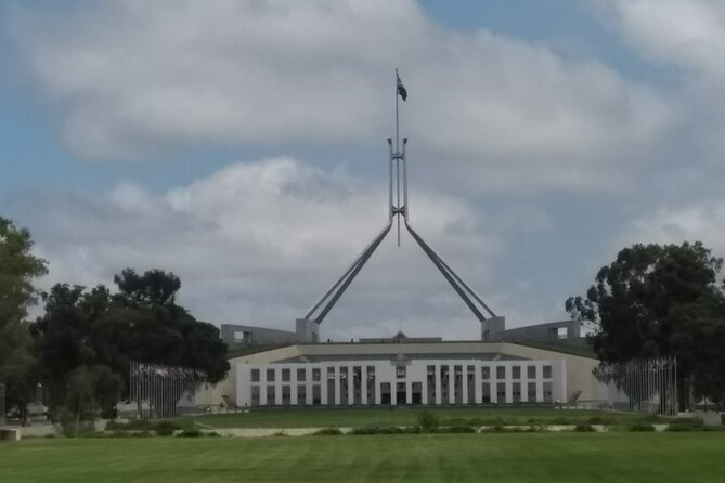 Personalised Sightseeing in Canberra, with John - How to plan your stops without running out of time
