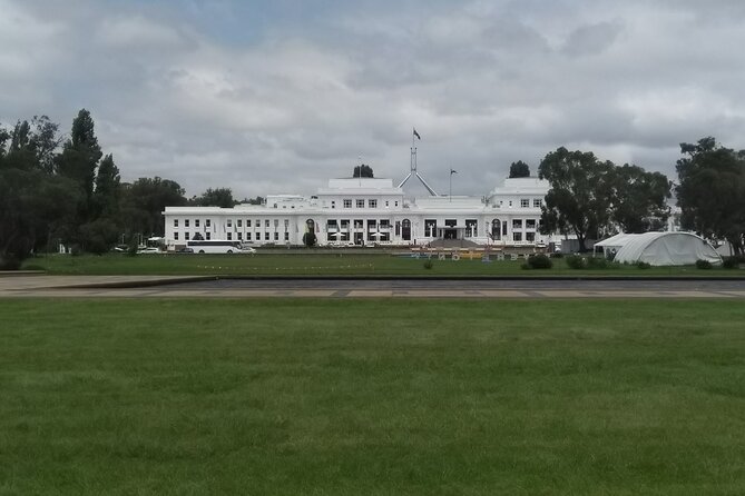 Personalised Sightseeing in Canberra, with John - Timetables, vehicle size, and the one-hour option