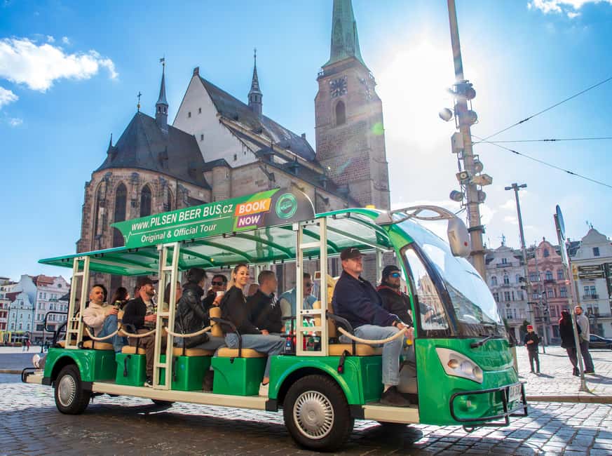 Pilsen: Panoramic Sightseeing - Bus Tour with audio guide - The historic center from a moving seat