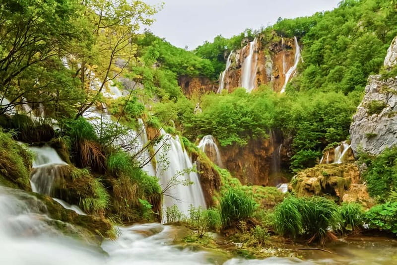 Plitvice Lakes: Guided Walking Tour with Bus and Boat Ride - Key points at a glance
