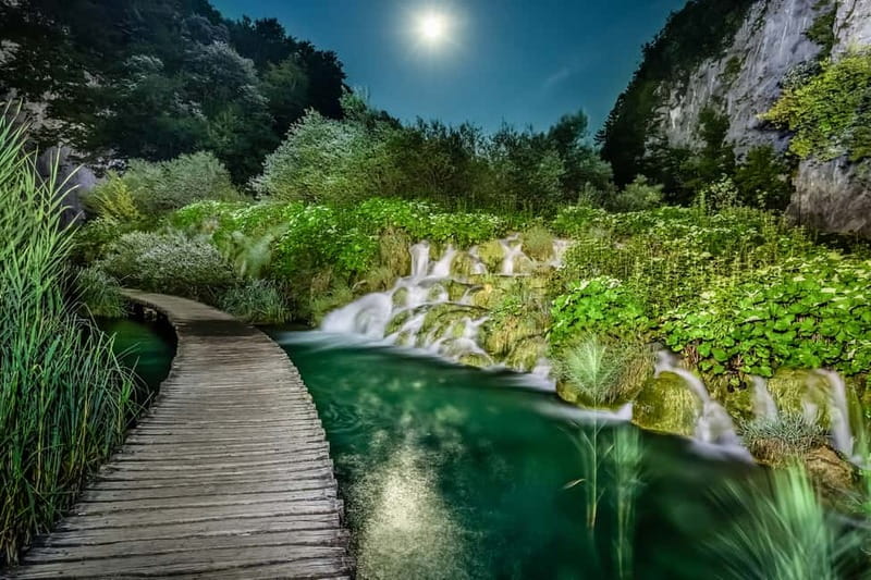 Plitvice Lakes: Guided Walking Tour with Bus and Boat Ride - Why Plitvice Lakes is worth your time