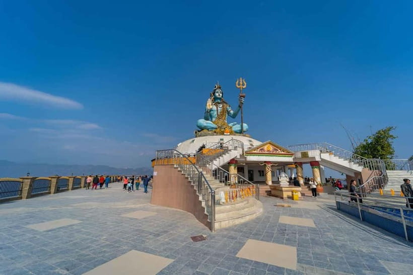 Pokhara: City Sightseeing Group Budget Bus Tour - What the guide and transport are really like