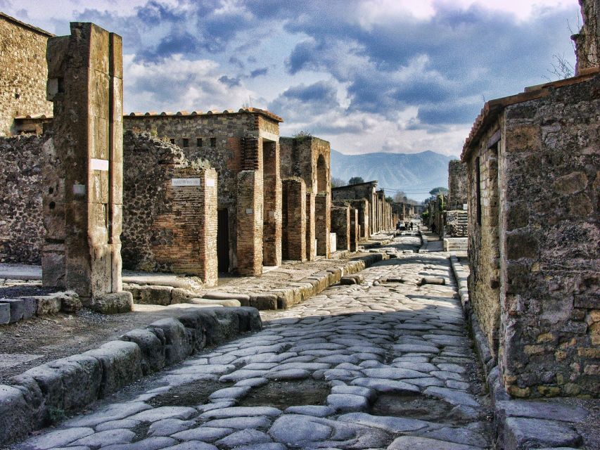 Pompeii Half-Day Coach Tour from Sorrento - The coach ride around the Bay of Naples