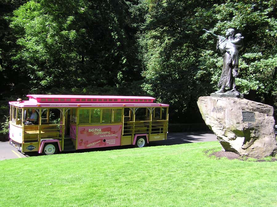 Portland, Oregon: Pink Trolley Hop-On Hop-Off Tour - Key points before you board