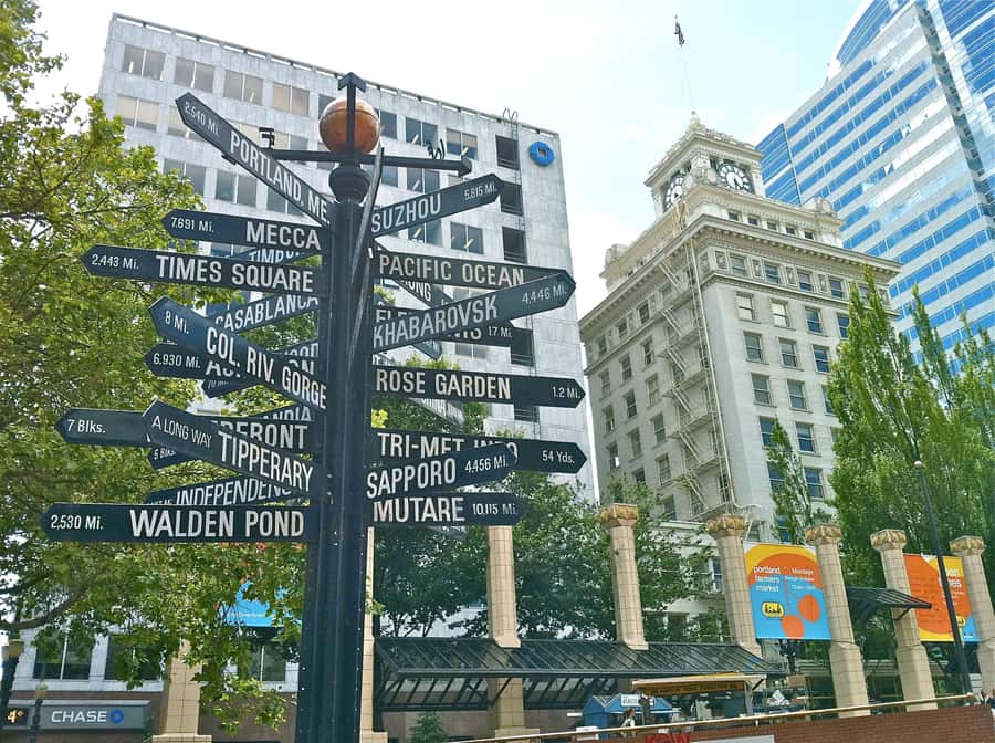 Portland, Oregon: Pink Trolley Hop-On Hop-Off Tour - A simple way to get your Portland bearings