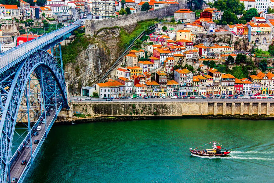 Porto City Full Day Minibus Tour, Wine Tasting & Six Brigdes - A full day that gives Porto proper context