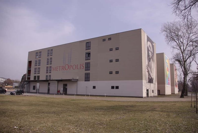 Potsdam-Babelsberg: 5-Hour-Tour "Film-History" by VW-Bus - Potsdamer Platz and the Boulevard of Stars